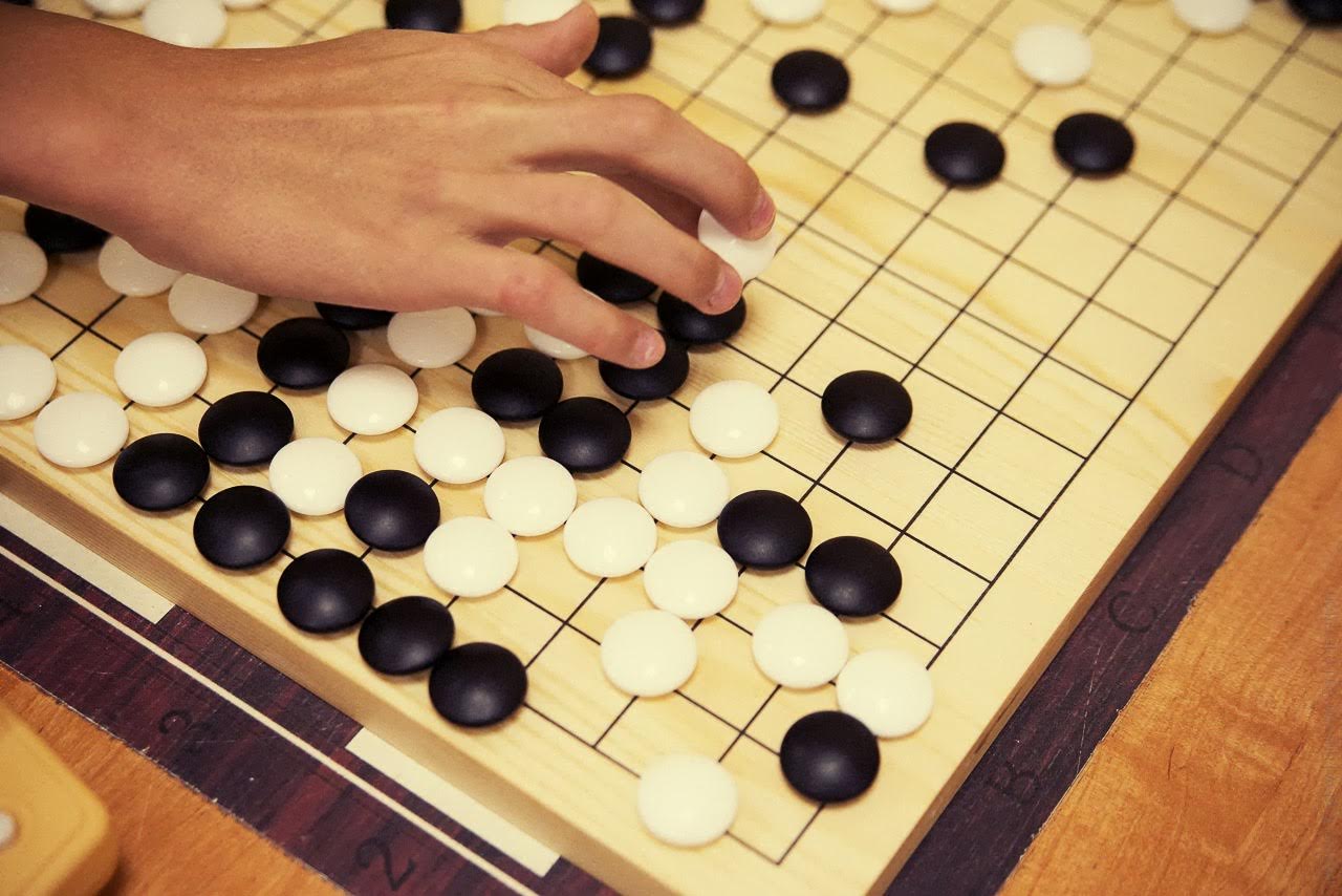 Игры похожие на шашки. Японские шашки рэндзю. Го рэндзю. Корейские шашки Падук. Рэндзю игра.