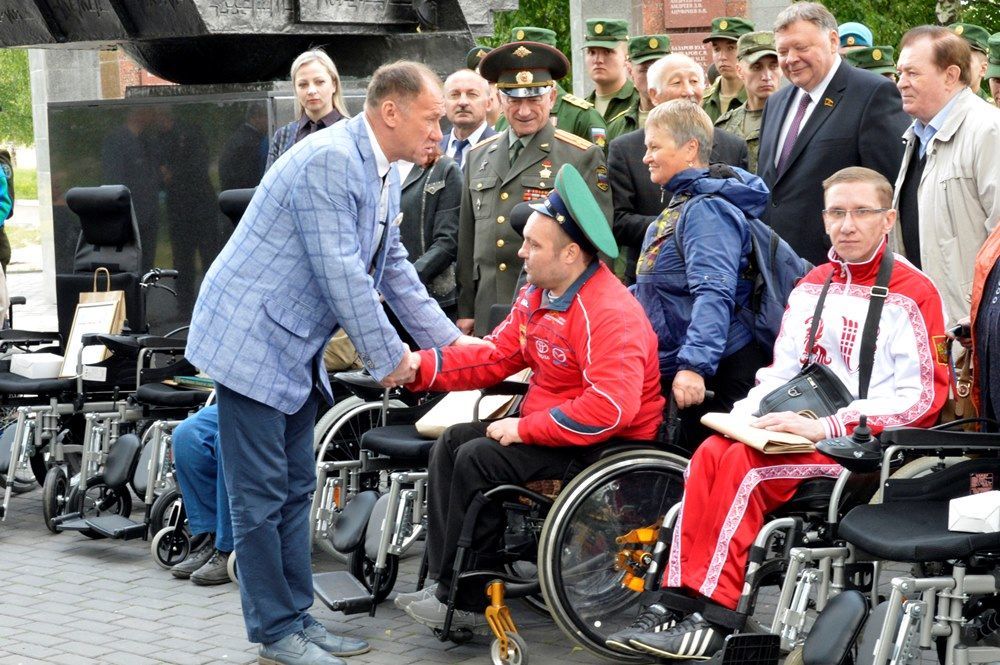 Инвалидность 3 группа военная травма. Ветераны инвалиды. Ветеран на инвалидной коляске. Ветеран войны инвалид.
