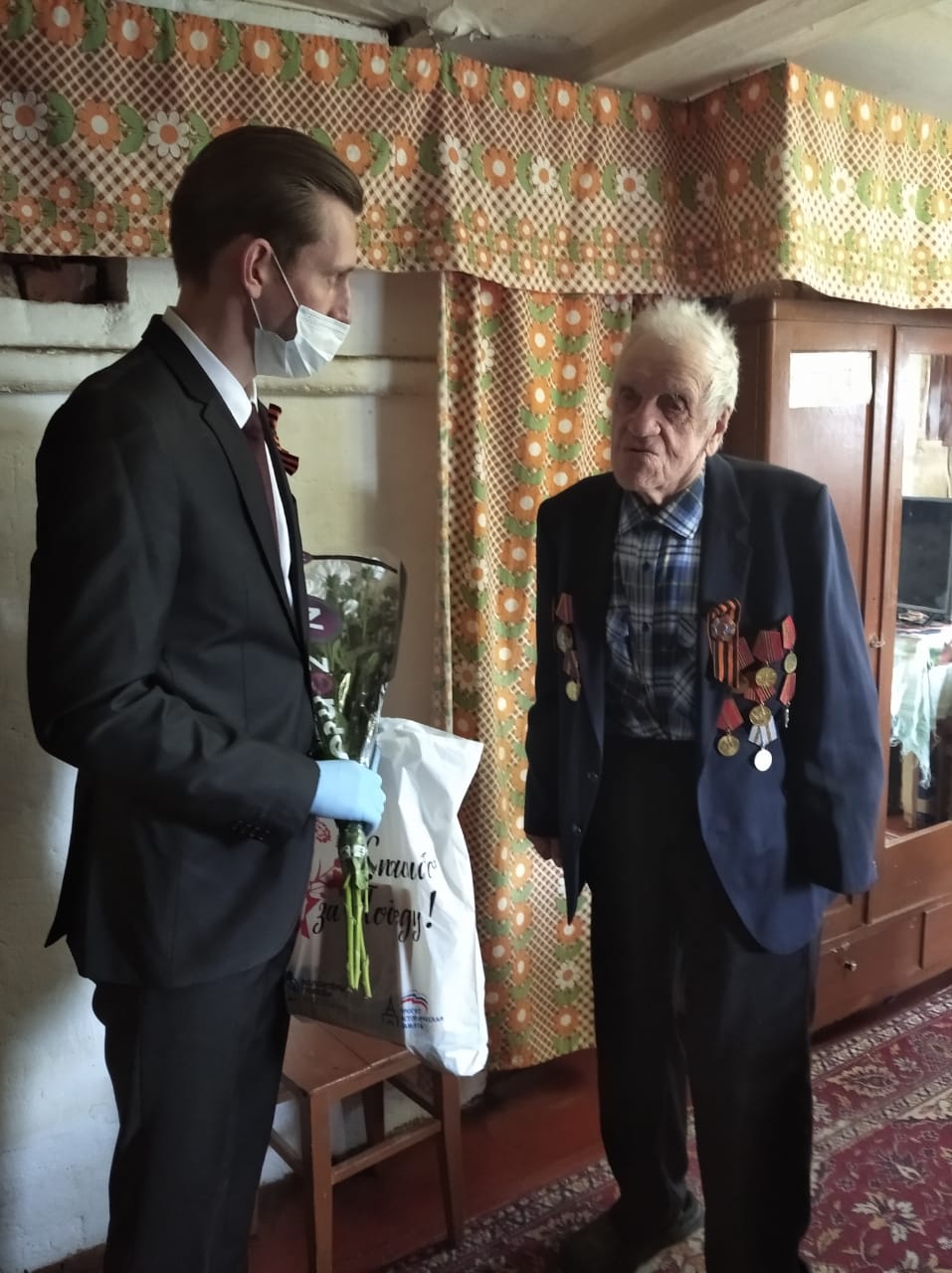 В преддверии Дня Победы в Тверской области депутаты поздравляют ветеранов