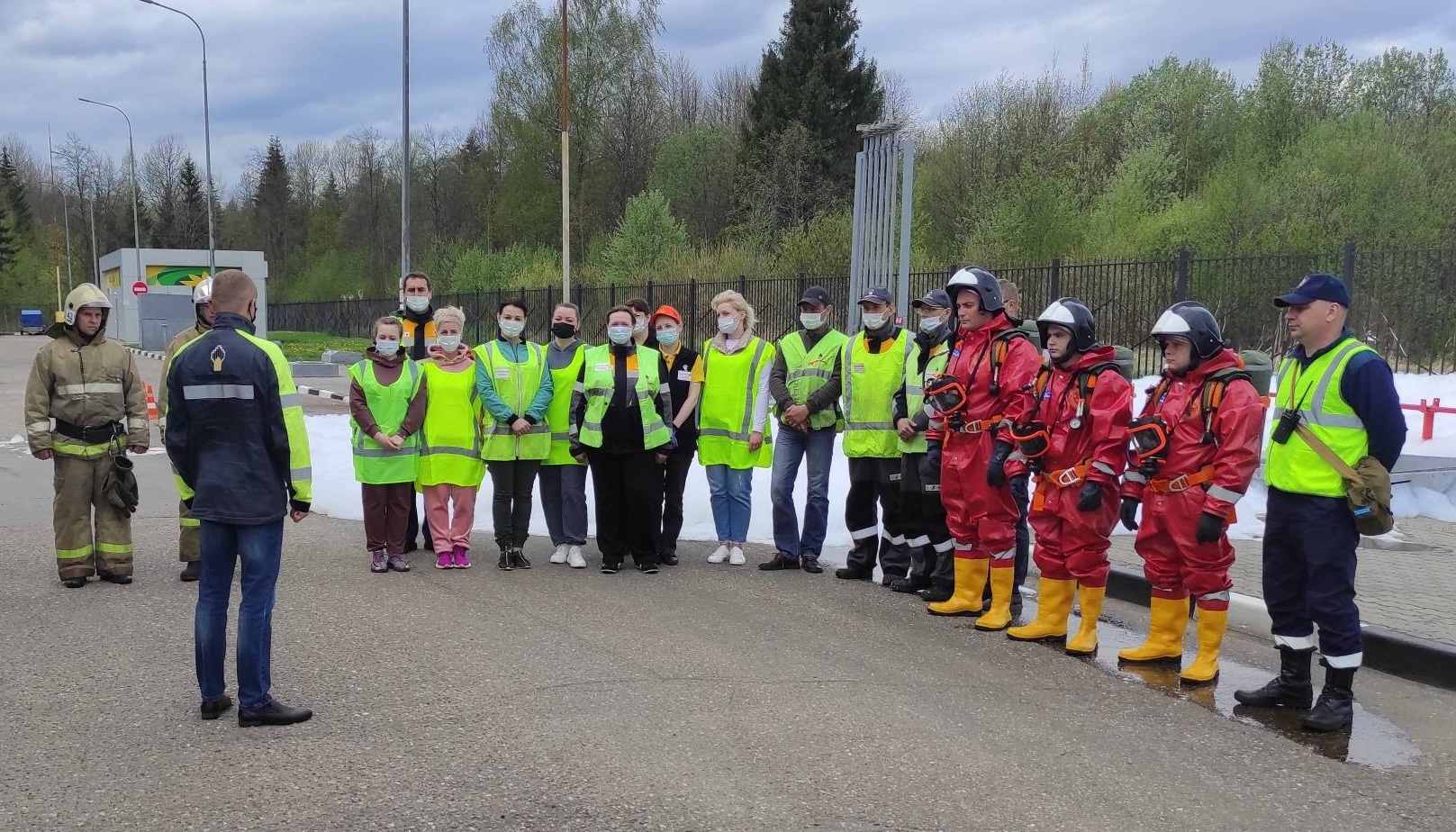В Нелидовском округе спасатели "тушили" автозаправку