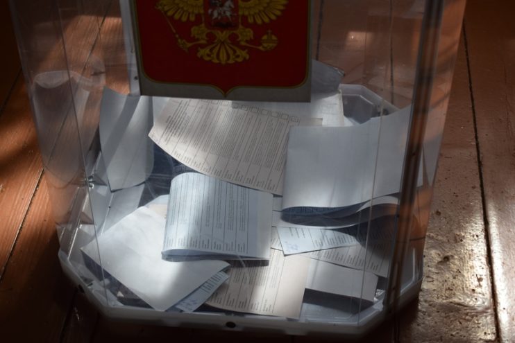 В поселке Оленино Тверской области работают шесть участков предварительного голосования