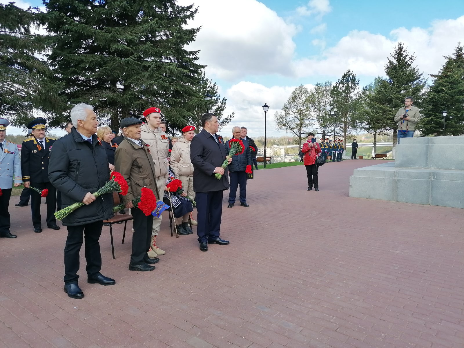 9 мая в городе Ржев прошли памятные и праздничные мероприятия, приуроченные к 76-ой годовщине Победы