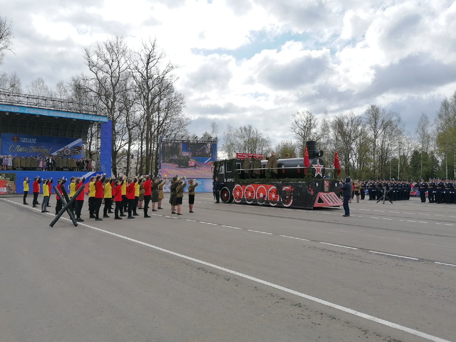 9 мая в городе Ржев прошли памятные и праздничные мероприятия, приуроченные к 76-ой годовщине Победы
