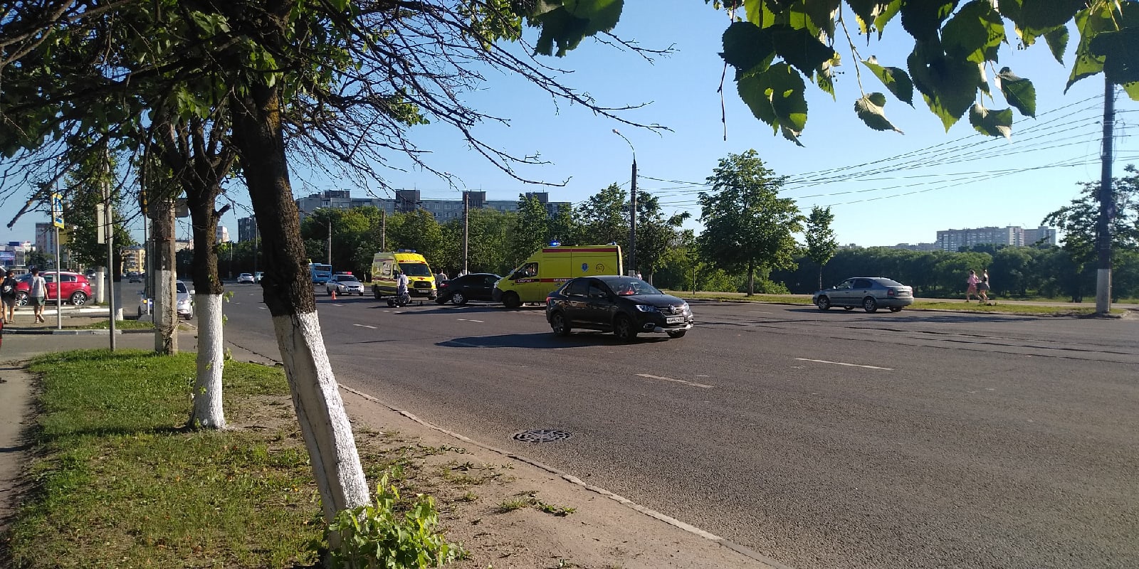 Мотоциклист без прав столкнулся с автомобилем в Твери