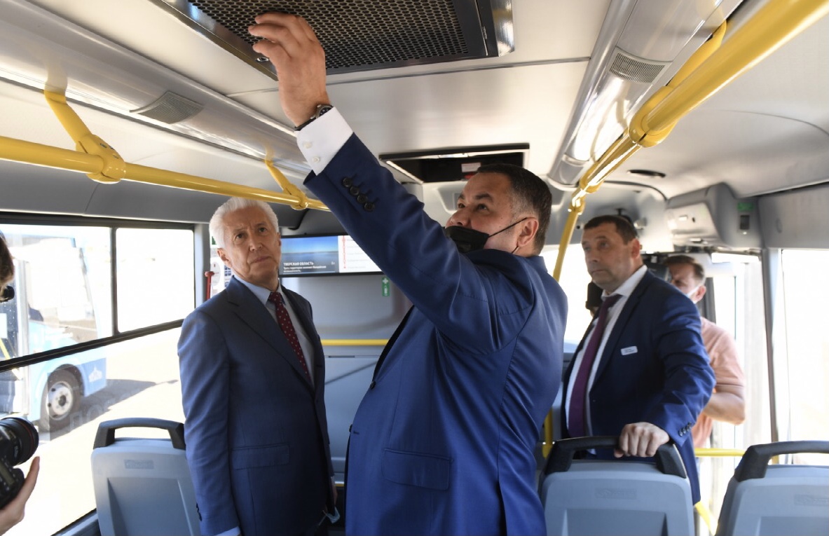 Губернатор ознакомился с работой нового общественного транспорта в Ржеве
