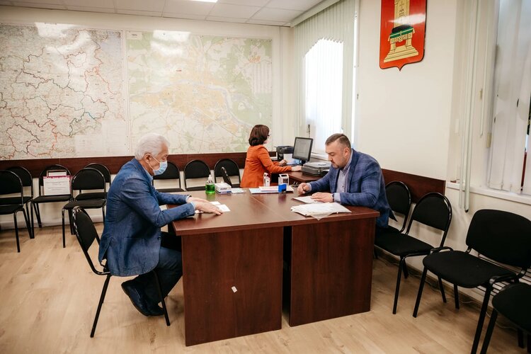 Владимир Васильев и Юлия Саранова подали документы на регистрацию кандидатами в депутаты Госдумы