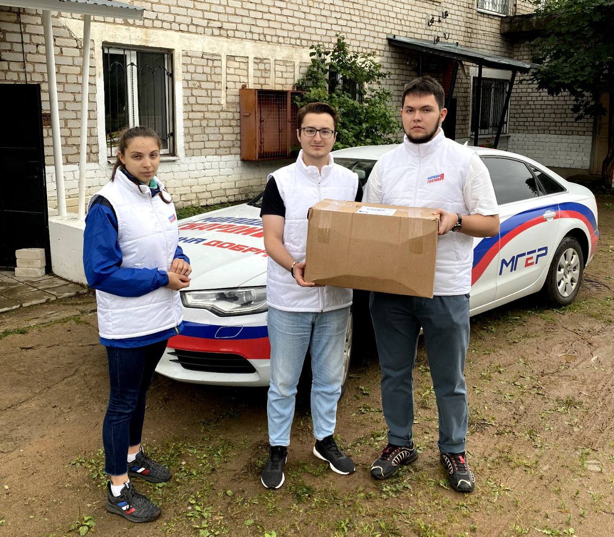Молодогвардейцы Тверской области оказывают гуманитарную помощь жителям Андреапольского района, пострадавшим из-за урагана