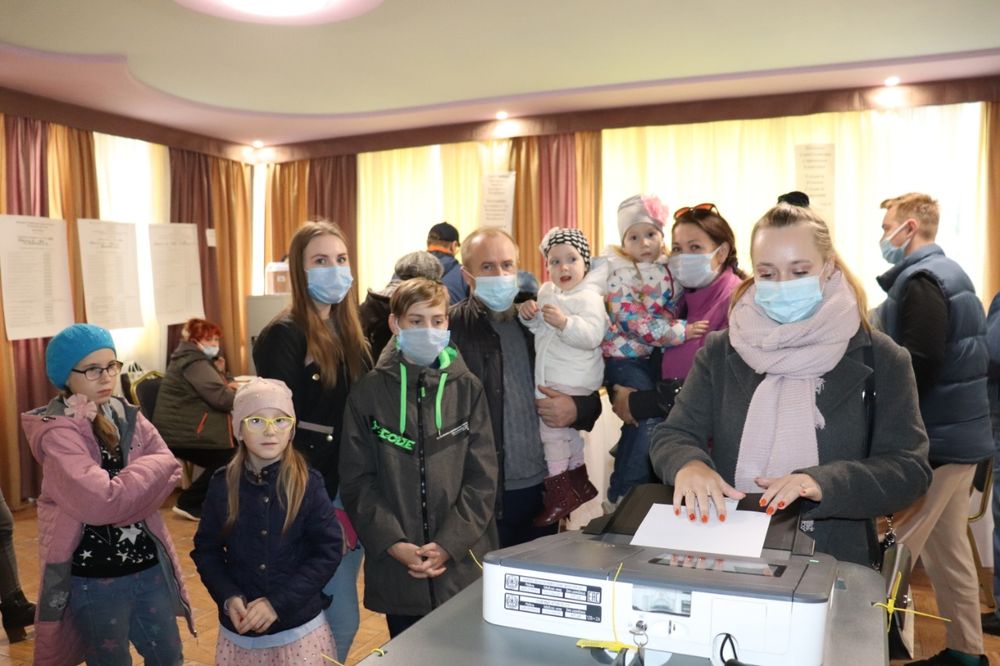 Многодетная семья Байковых, в которой воспитываются семеро детей, проголосовала в Твери
