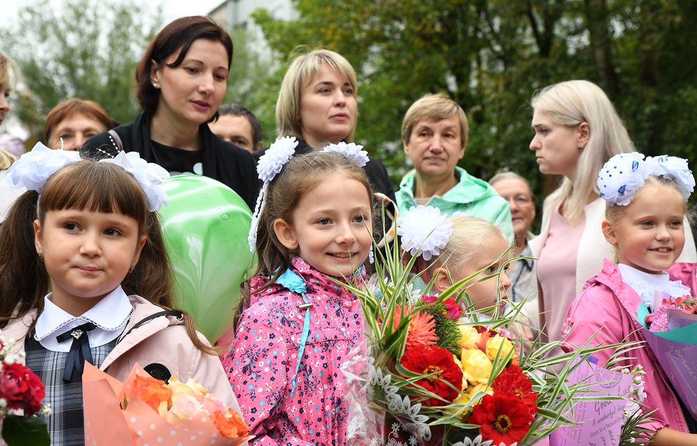 Игорь Руденя принял участие в торжественной линейке в школе №29  Твери