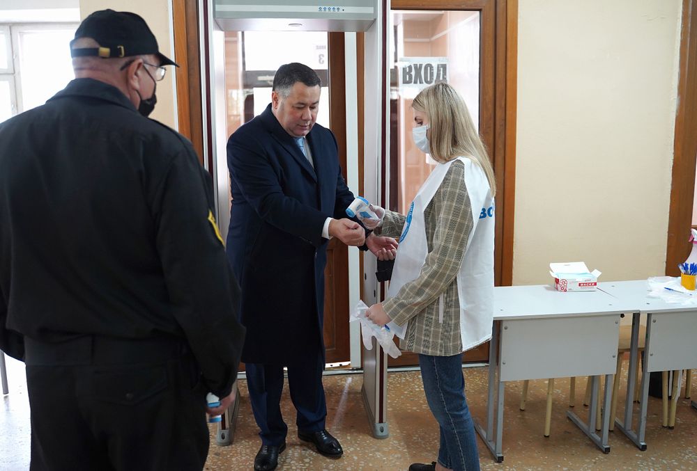 Губернатор Игорь Руденя принял участие в голосовании