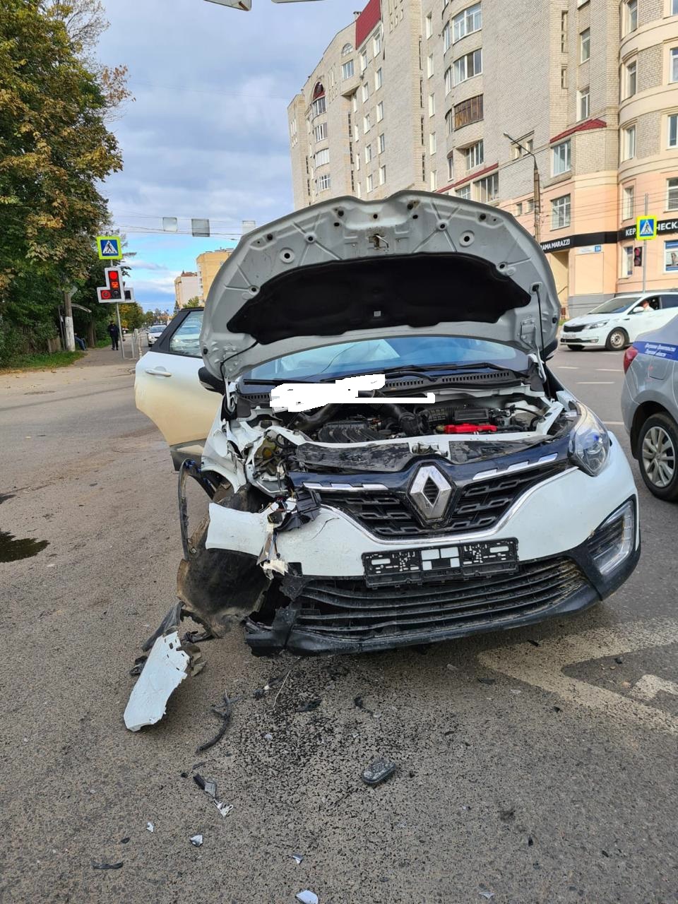 В Твери на улице Благоева столкнулись два автомобиля