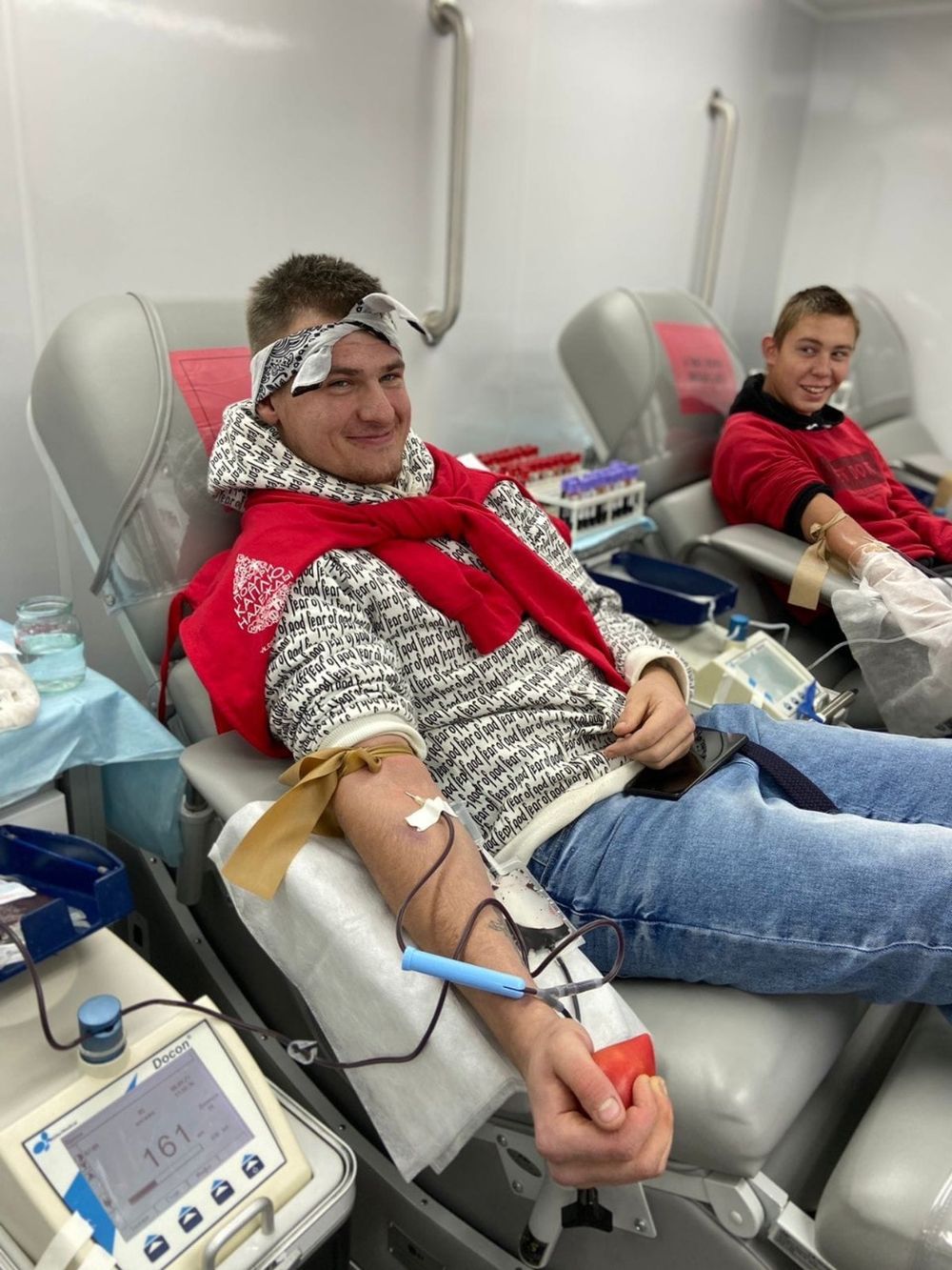 Мобильный День донора: сотни человек сдали кровь для тверских больниц