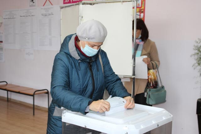 На избирательных участках в муниципалитетах Тверской области многолюдно