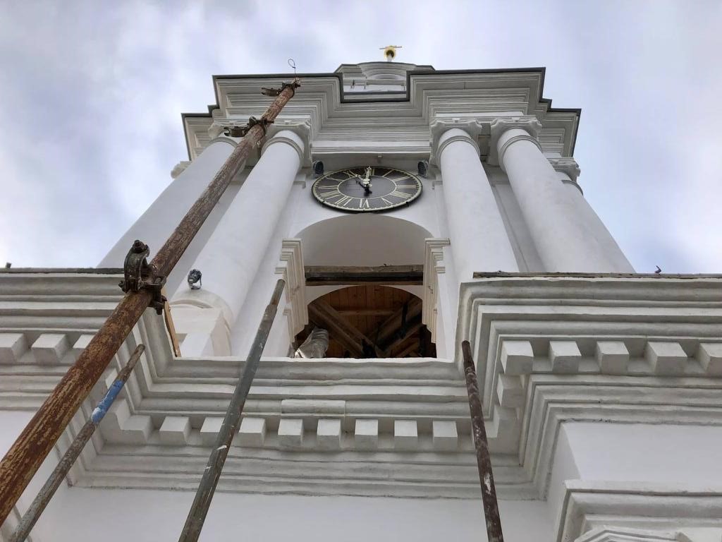 На затопленной колокольне в Калязине скоро демонтируют строительные леса