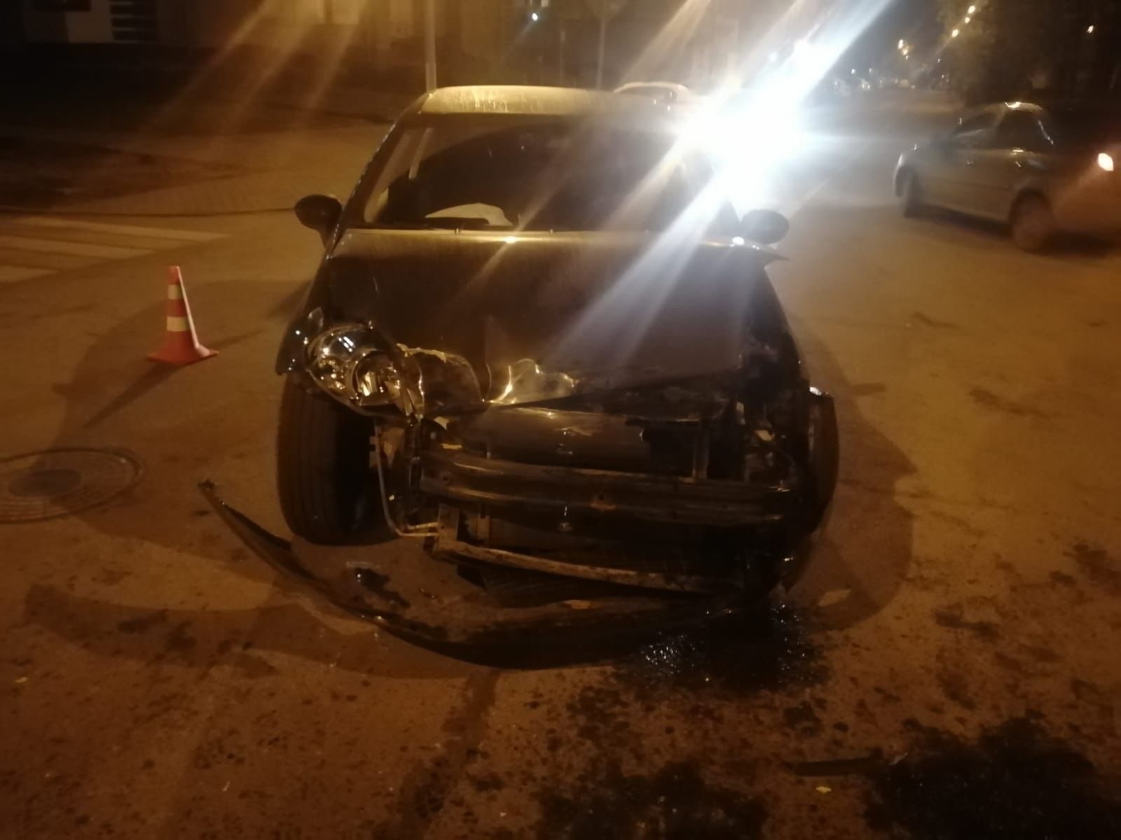На пересечении улиц в Твери столкнулись два автомобиля