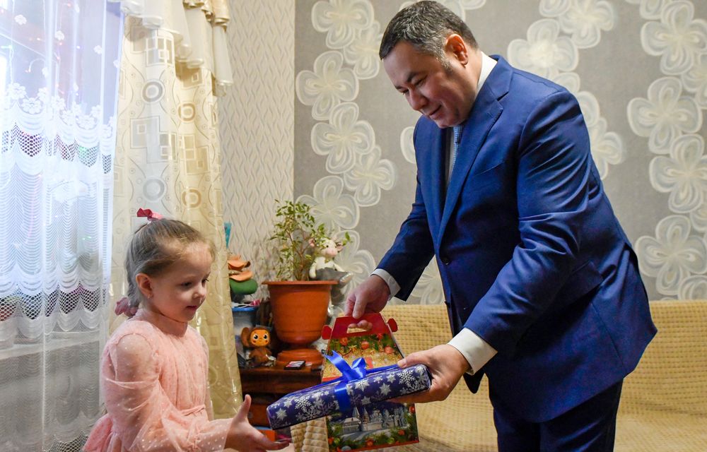 Игорь Руденя исполнил новогодние мечты юных жителей Тверской области