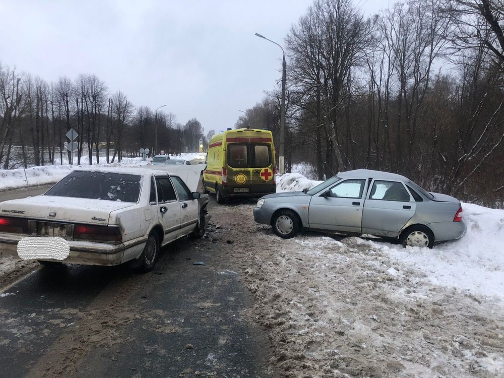 Несколько человек получили серьёзные травмы в ДТП на Московском шоссе в Твери