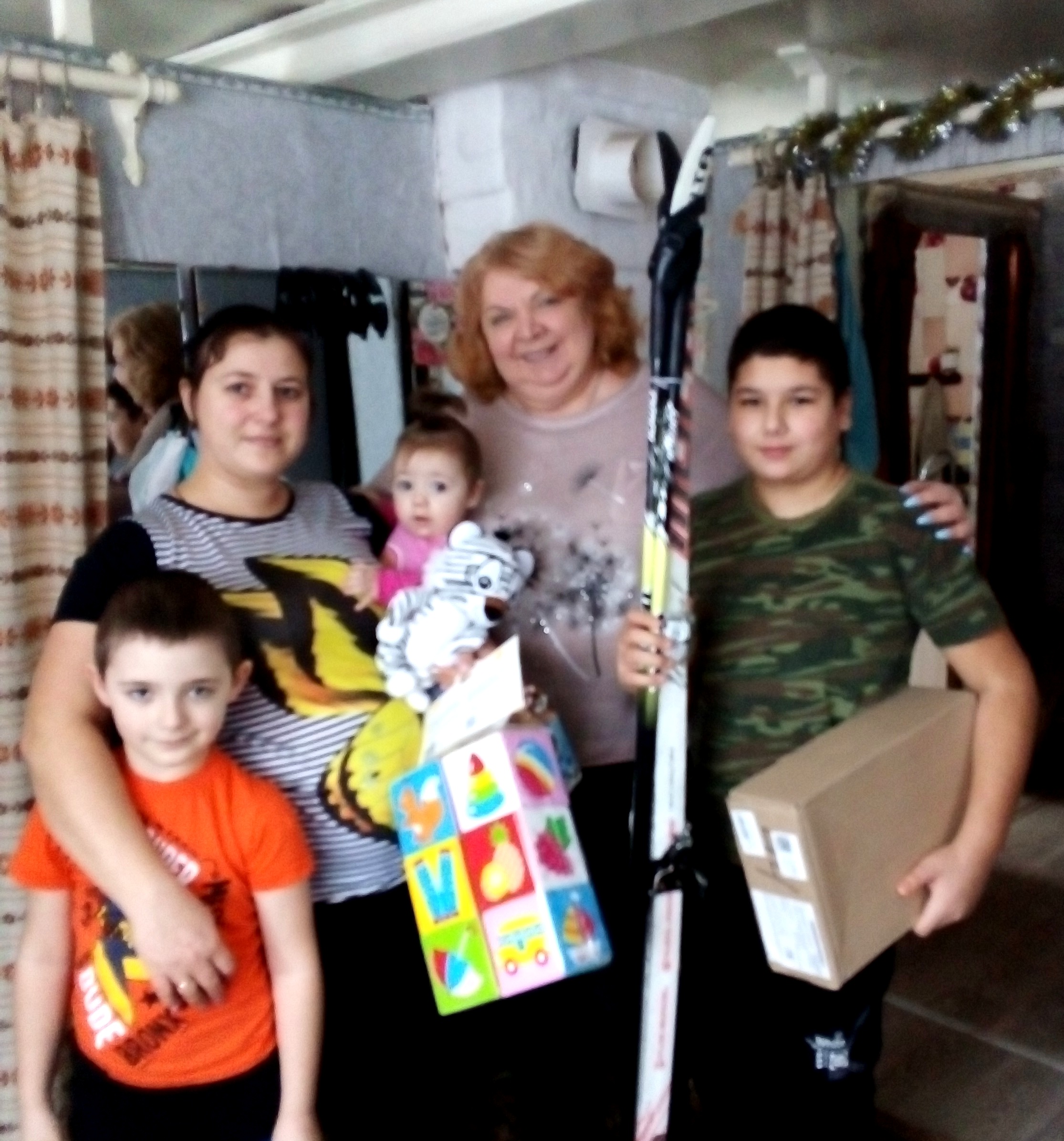 Многодетная семья из Краснохолмского муниципального округа получила подарки