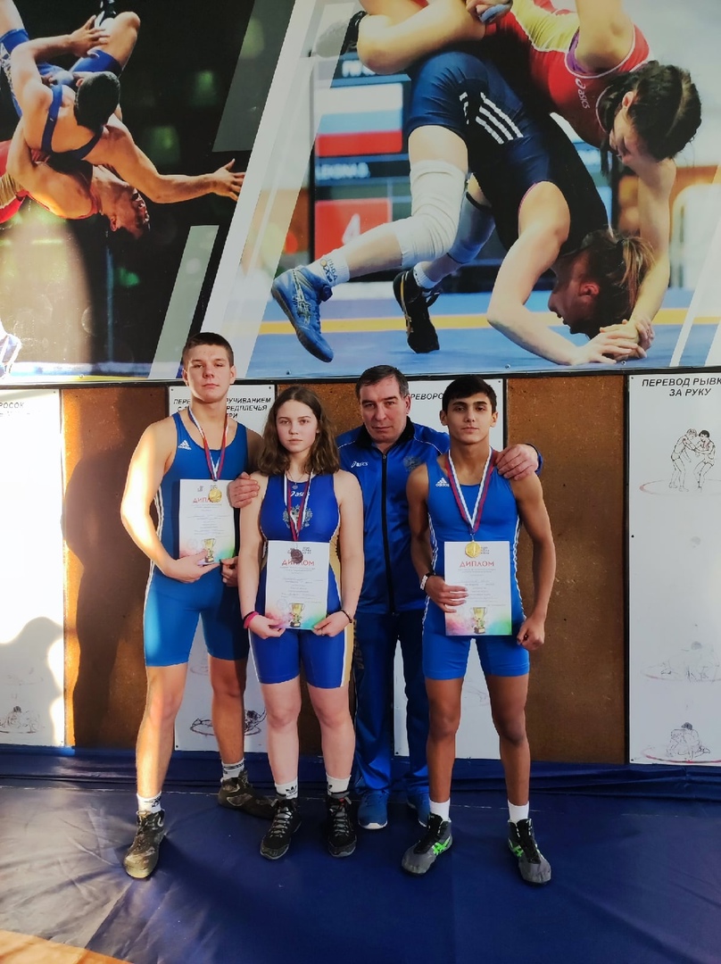 Спортсмены из Конаковского района завоевали медали в соревнованиях по вольной борьбе в Твери