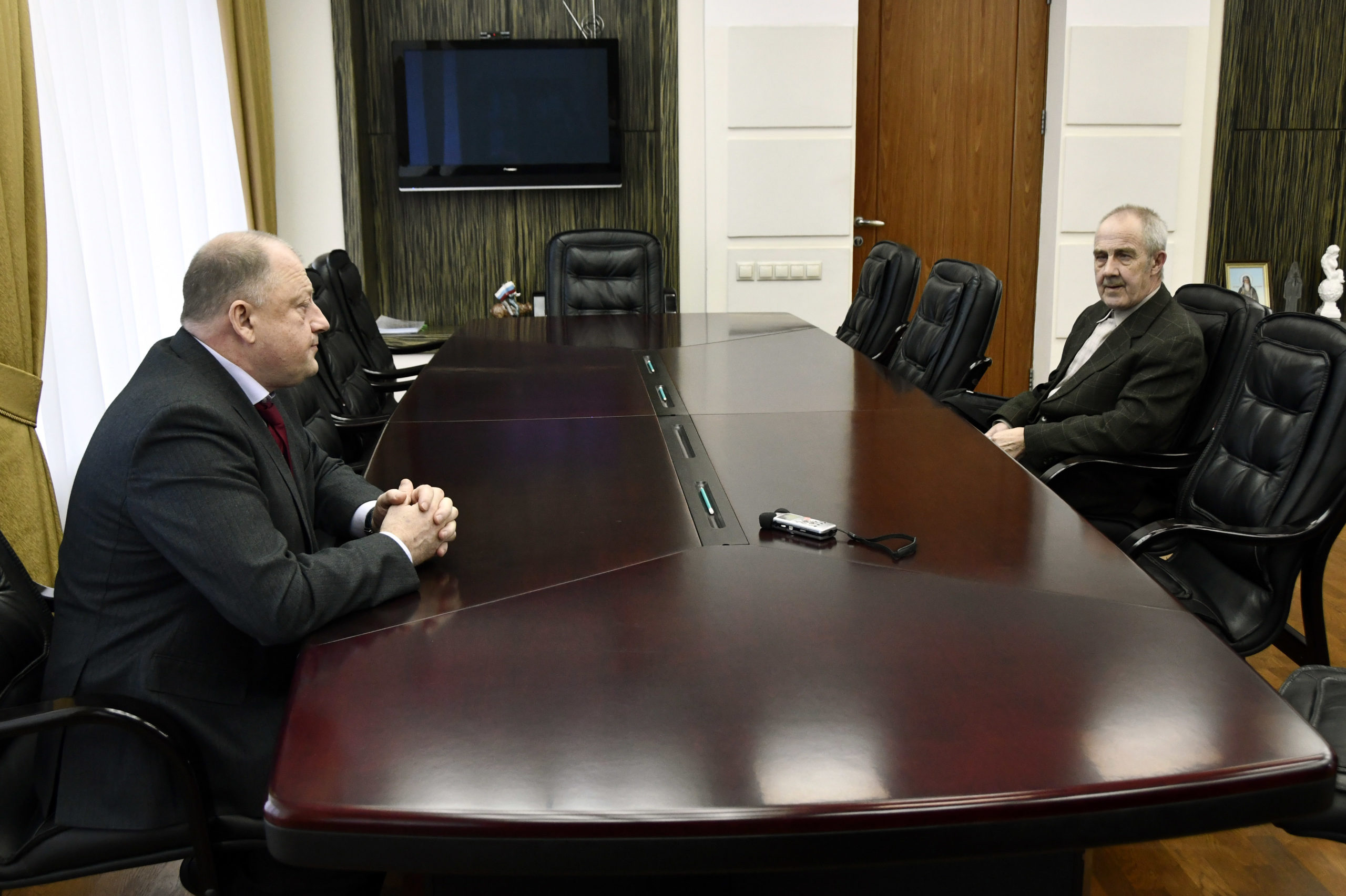 Сергей Голубев встретился с известным тверским журналистом Евгением Шиминым