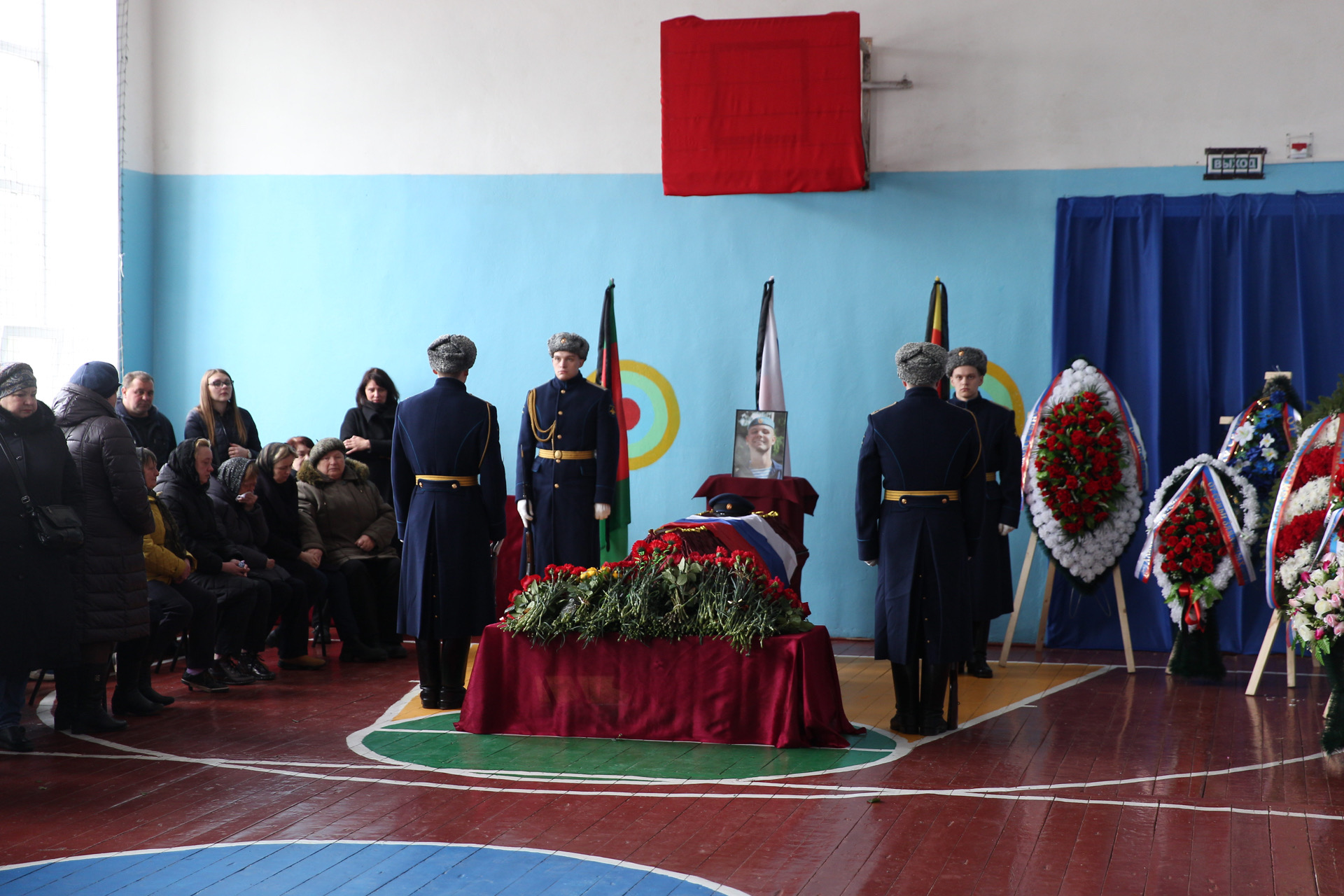 Тверь прощание с погибшими. Прощание с героем России. Похороны в Твери погибшего на Украине.