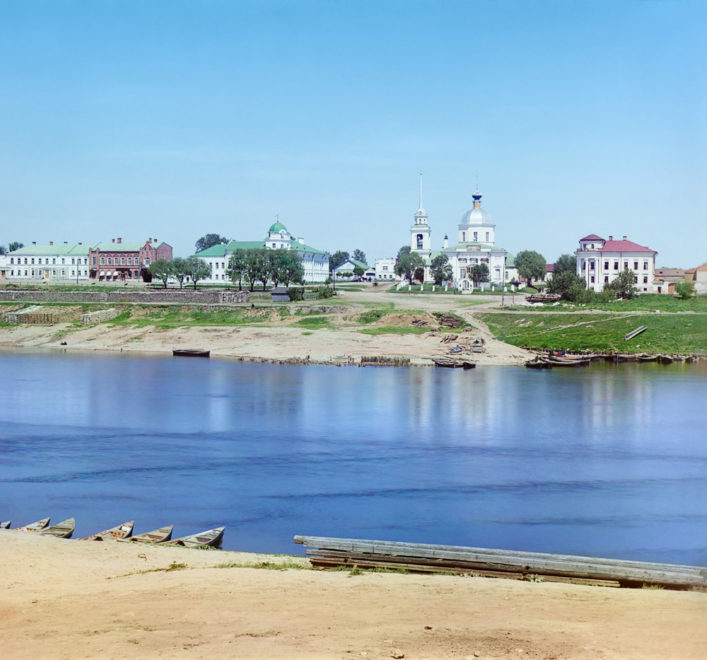 Тверь Вид на левый берег Волги с церковью Воскресения (Трех исповедников) Лето 1910 года