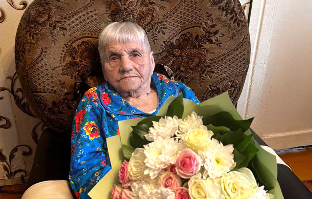 Глава Калмыкии поздравил с днем рождения ветерана Великой Отечественной войны – Степные вести