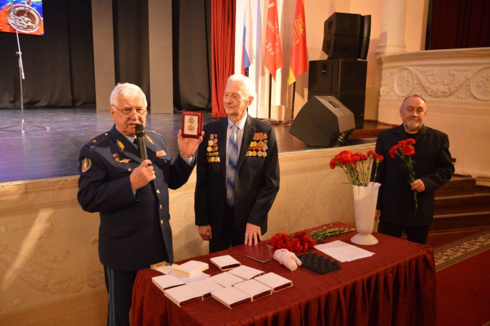 АДМИНИСТРАЦИЯ ЛЕНИНГРАД 10