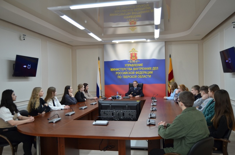 полицейские студенты 7