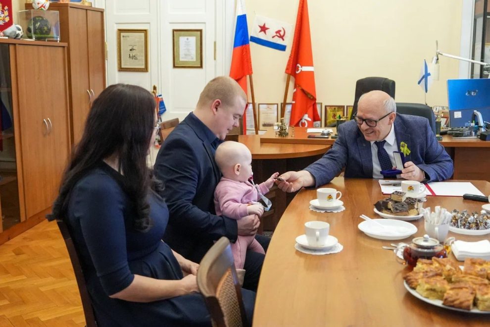 семья бурдина, награждение