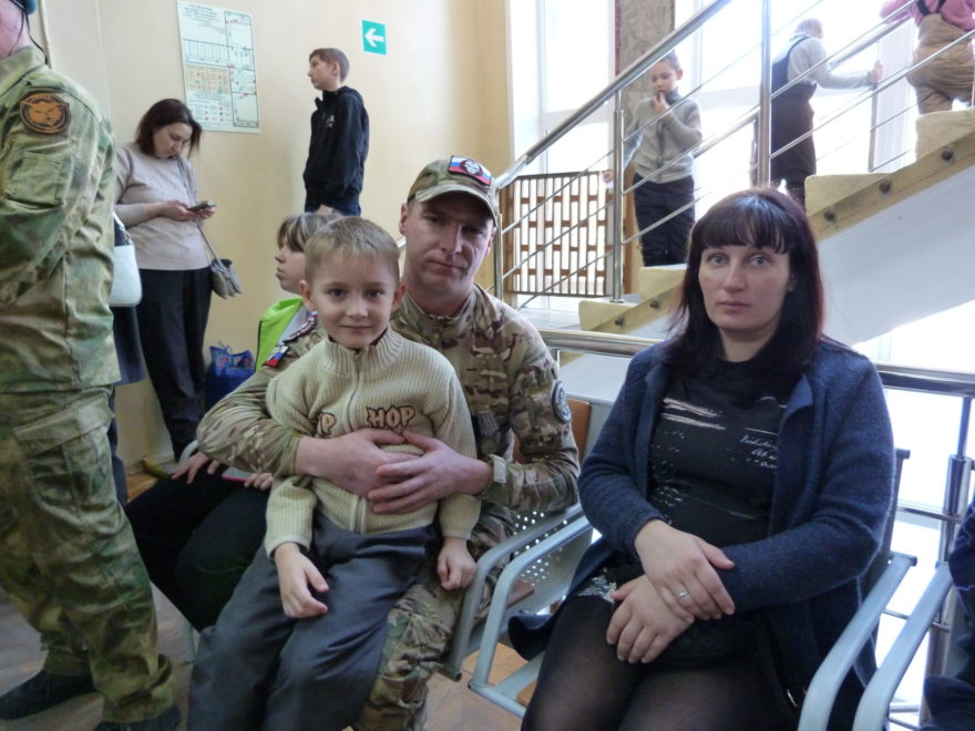 Андрей с женой и сыном Фото Ирина Тюрина