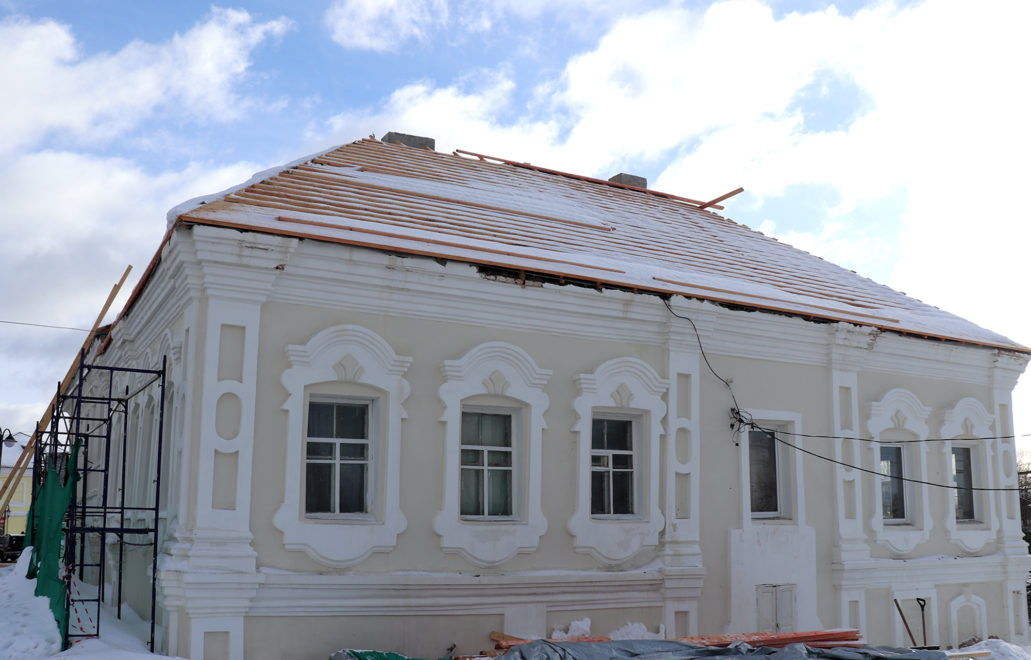 Базарная площадь 1