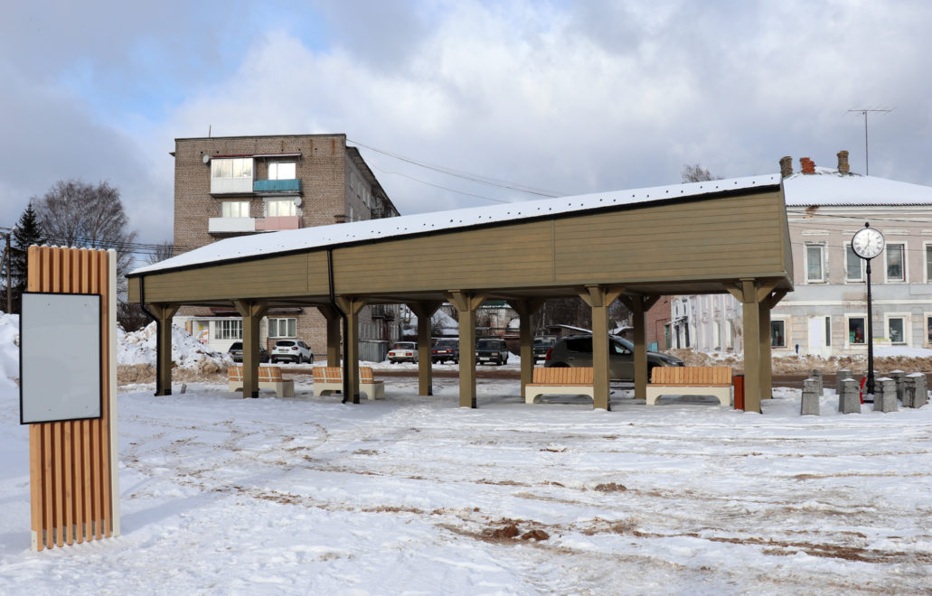 Базарная площадь 4