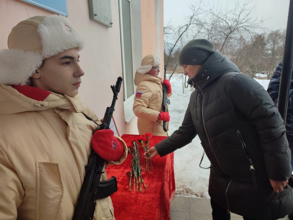 мемориальная табличка иванов ВВ