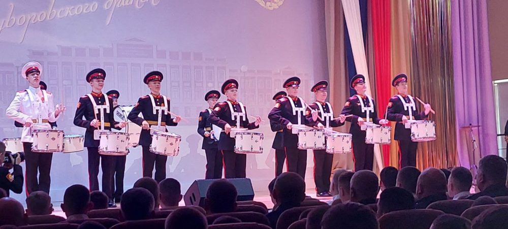 суворовское училище, последний звонок