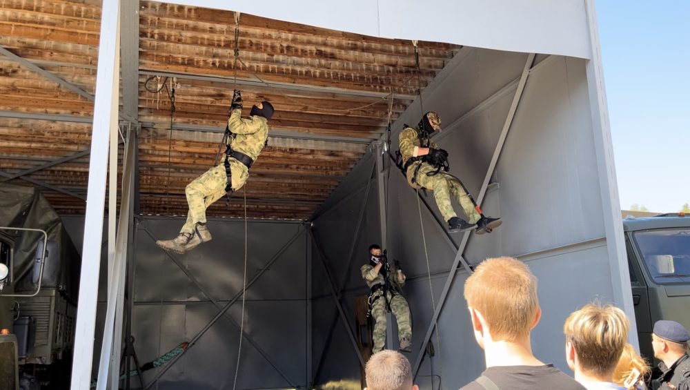 КАНИКУЛЫ С РОСГВАРДИЕЙ 5