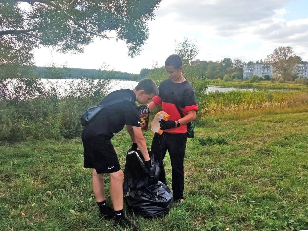 конаковские волонтеры гумгруз и уборка 4