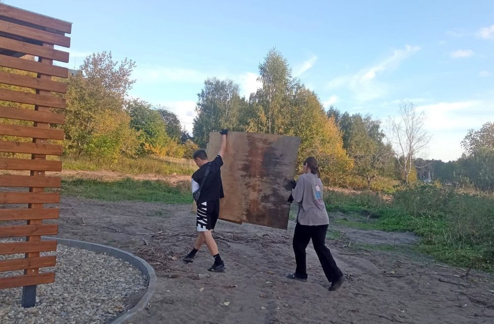 конаковские волонтеры гумгруз и уборка 5