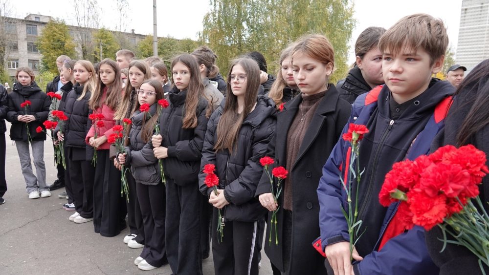 мемориальная доска виталию вершинину