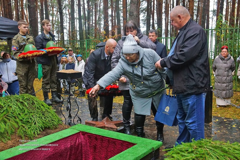 захоронение бойцов конаково 7