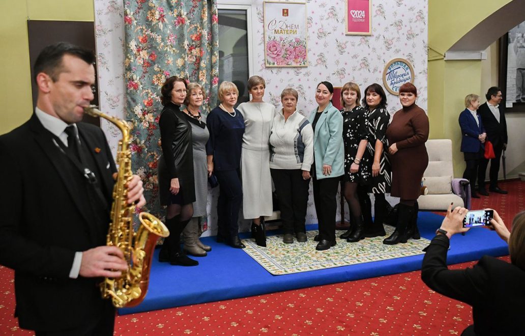 день матери