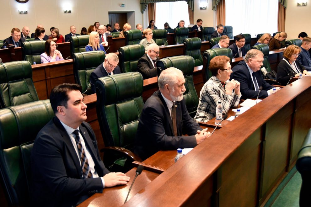 Фото: пресс-служба Заксрбрания