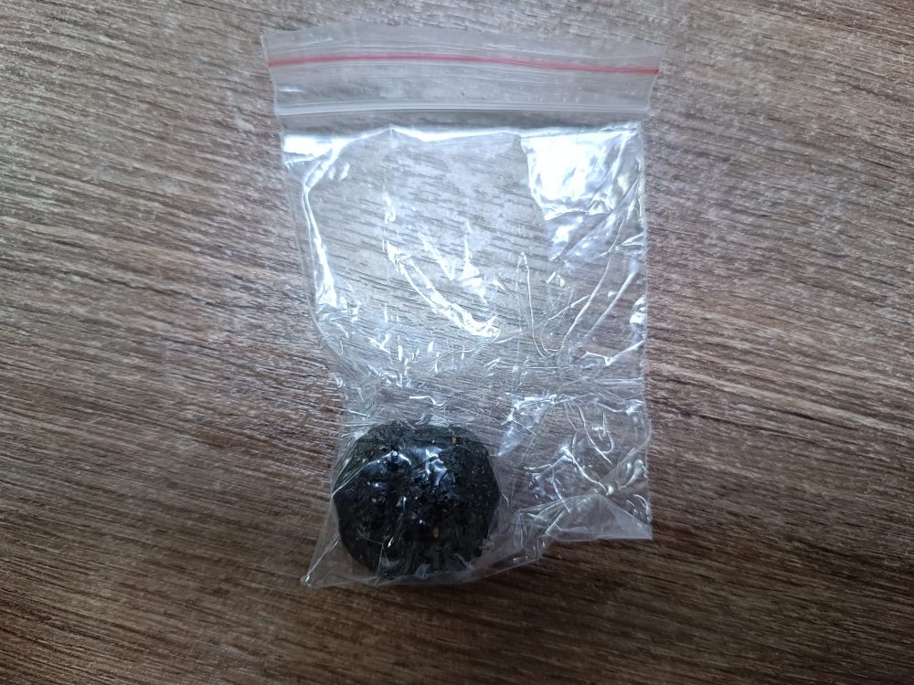 синтетический гашиш 5,54гр (1)