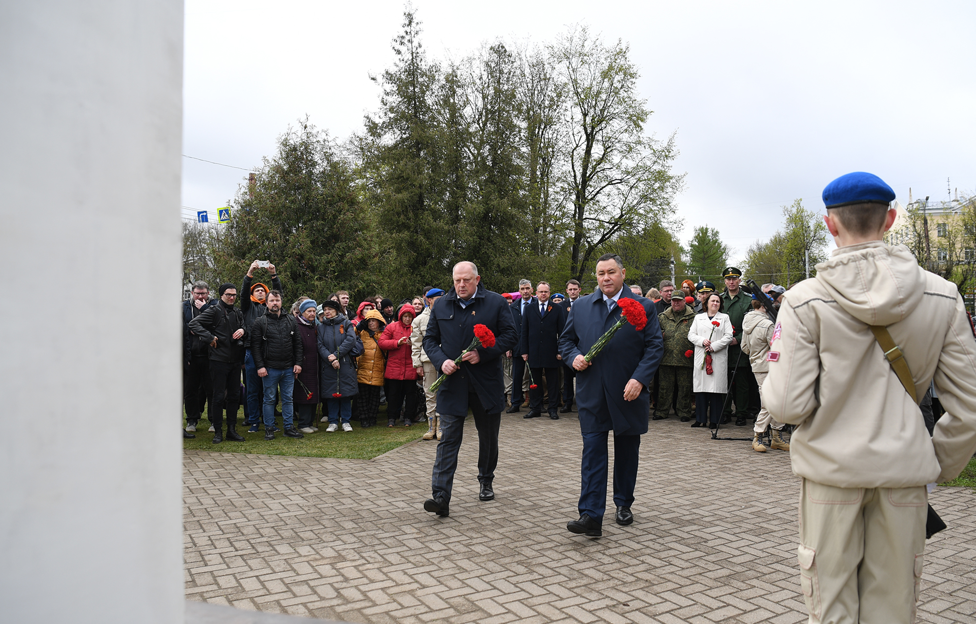 открытие памятника Паши Савельевой