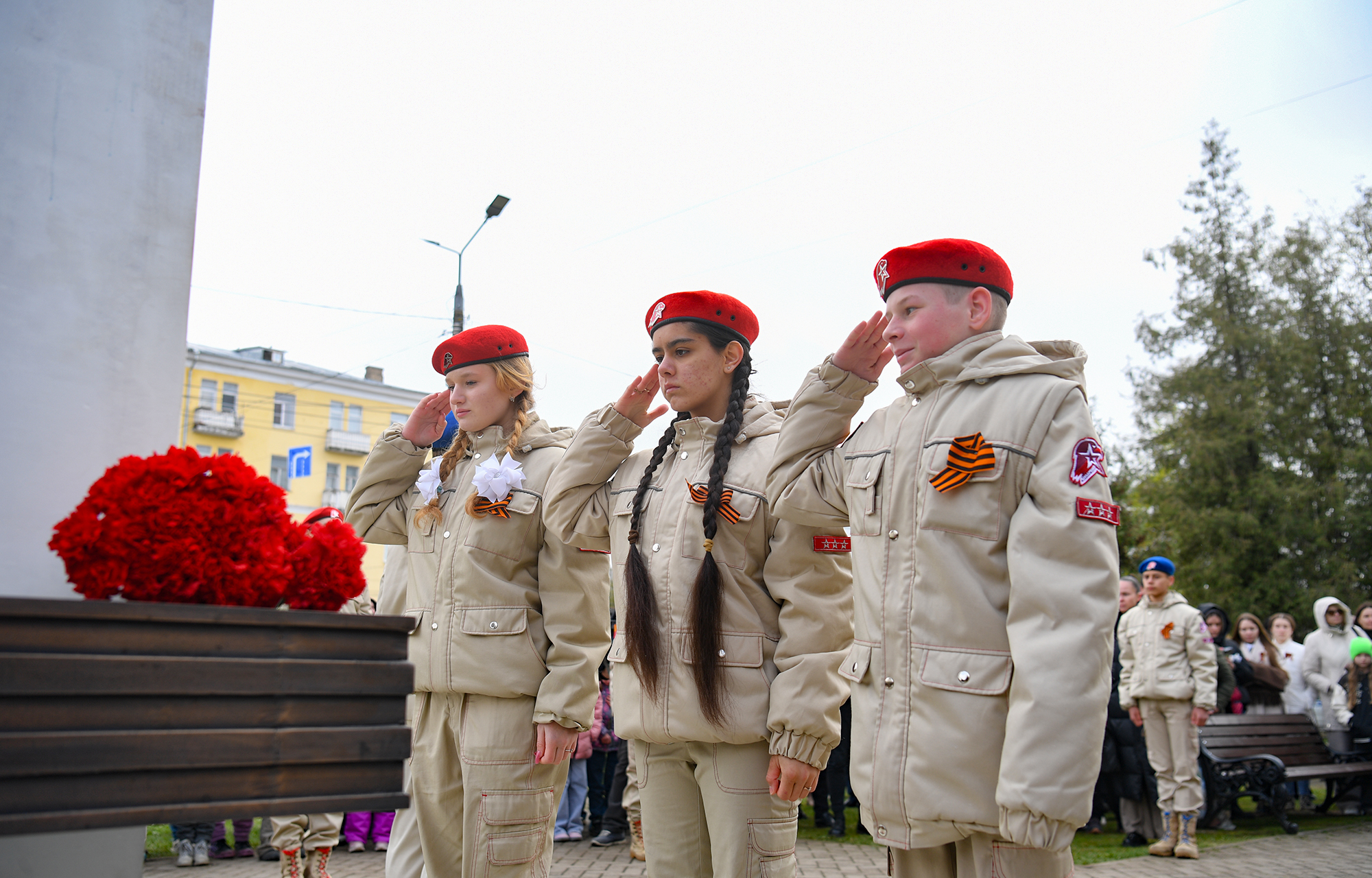 открытие памятника Паши Савельевой
