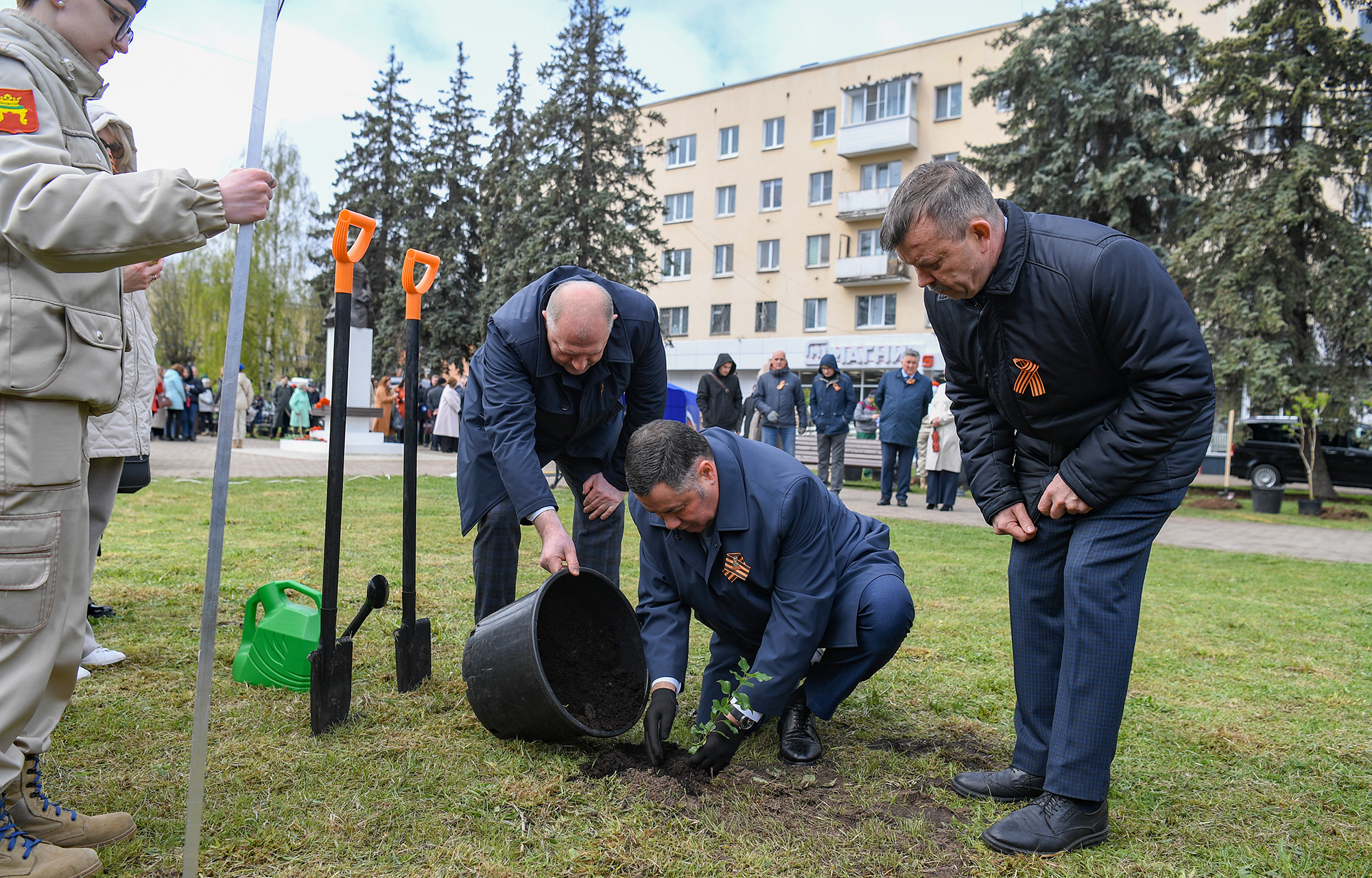 открытие памятника Паши Савельевой