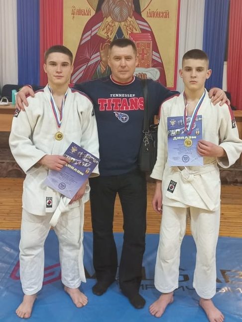 Борцы   Фото из личного архива семьи Макаровых