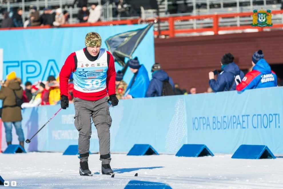 Евгений Харитонов достойно преодолел всю дистанцию на лыжах, несмотря на протез ноги 