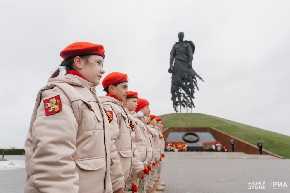 цветы мемориал 9 мая (2)