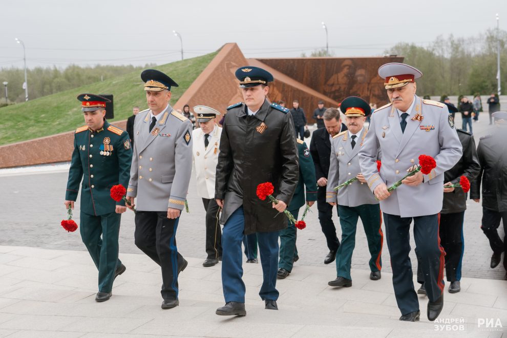 цветы мемориал 9 мая (5)